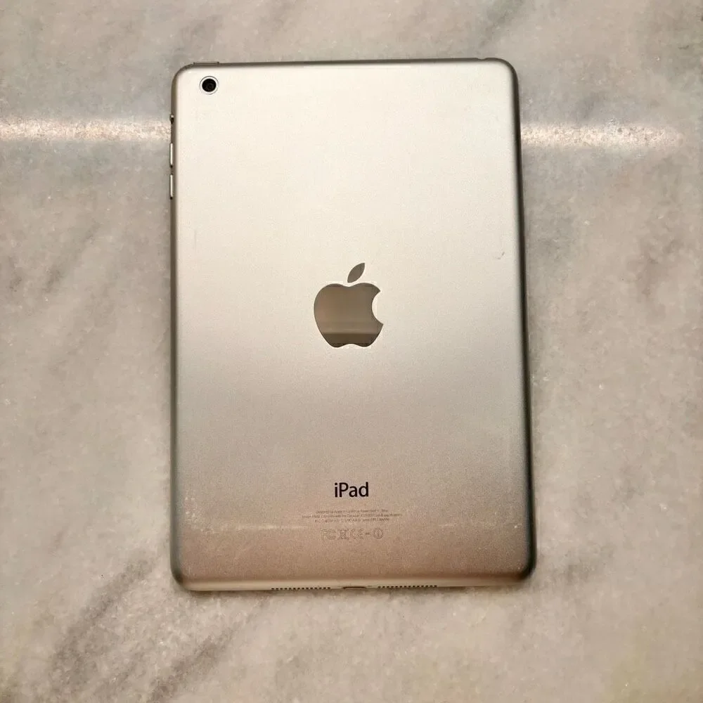 Apple Ipad Mini Silver 2012 First Generation Model - Silver